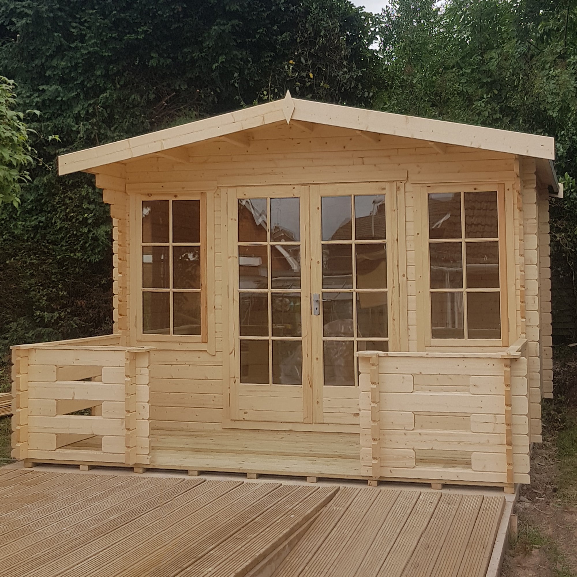 Shire Grizedale 28mm Corner Log Cabin (12x08)