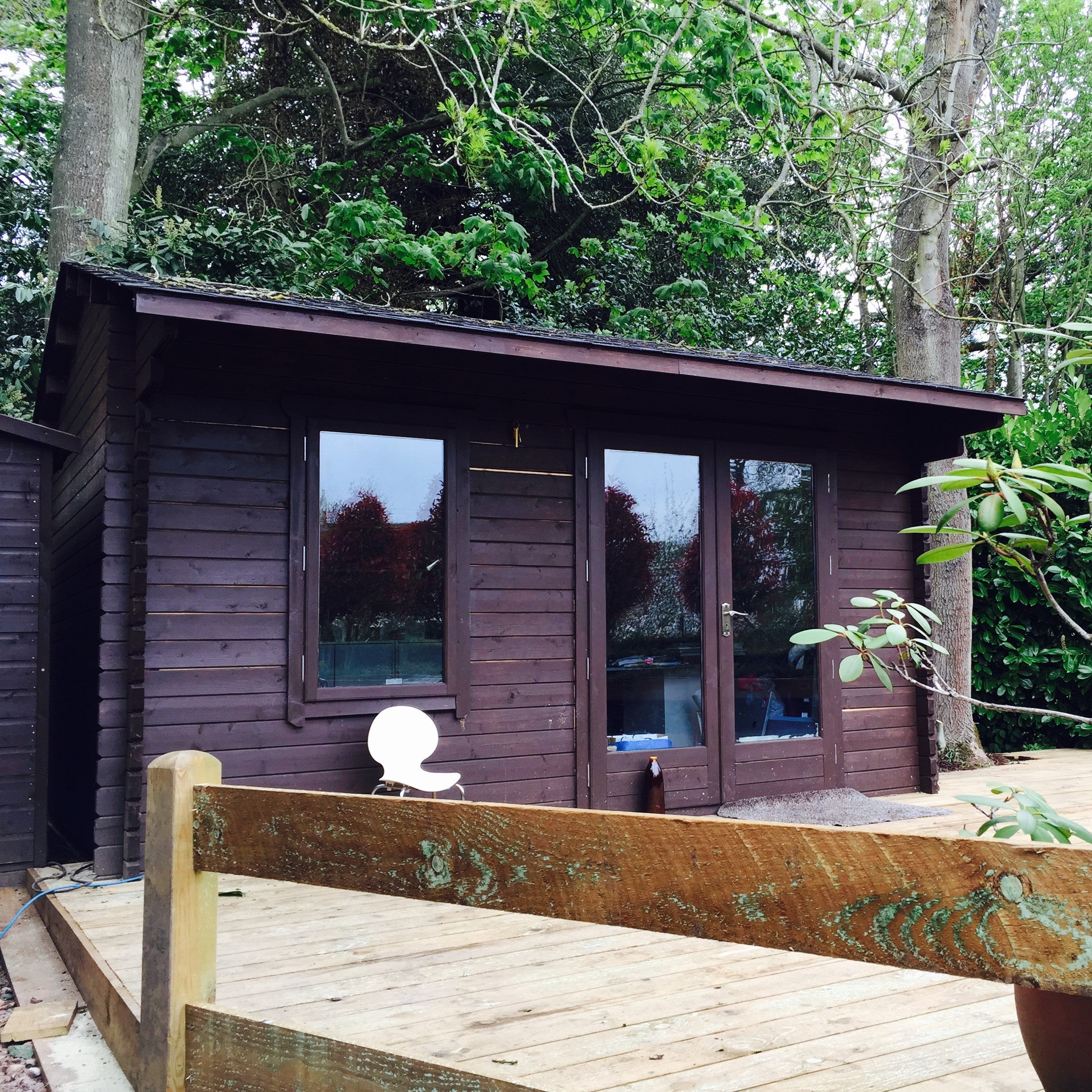 Shire Marlborough 28mm Log Cabin (10x10) MARL1010L28-1AA - Outside Store