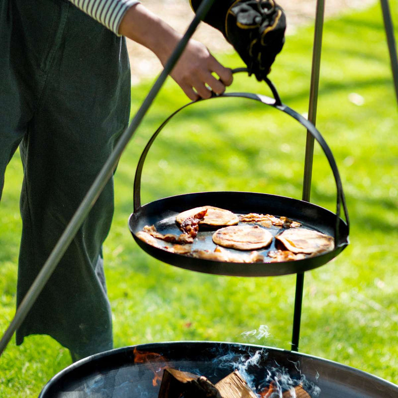 Firepits UK Flat Bottomed Hanging Skillet Pan FBS1