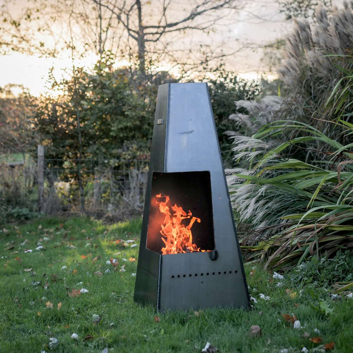 Firepits UK Piazza Chiminea with Swing Arm BBQ Rack PZZSWA