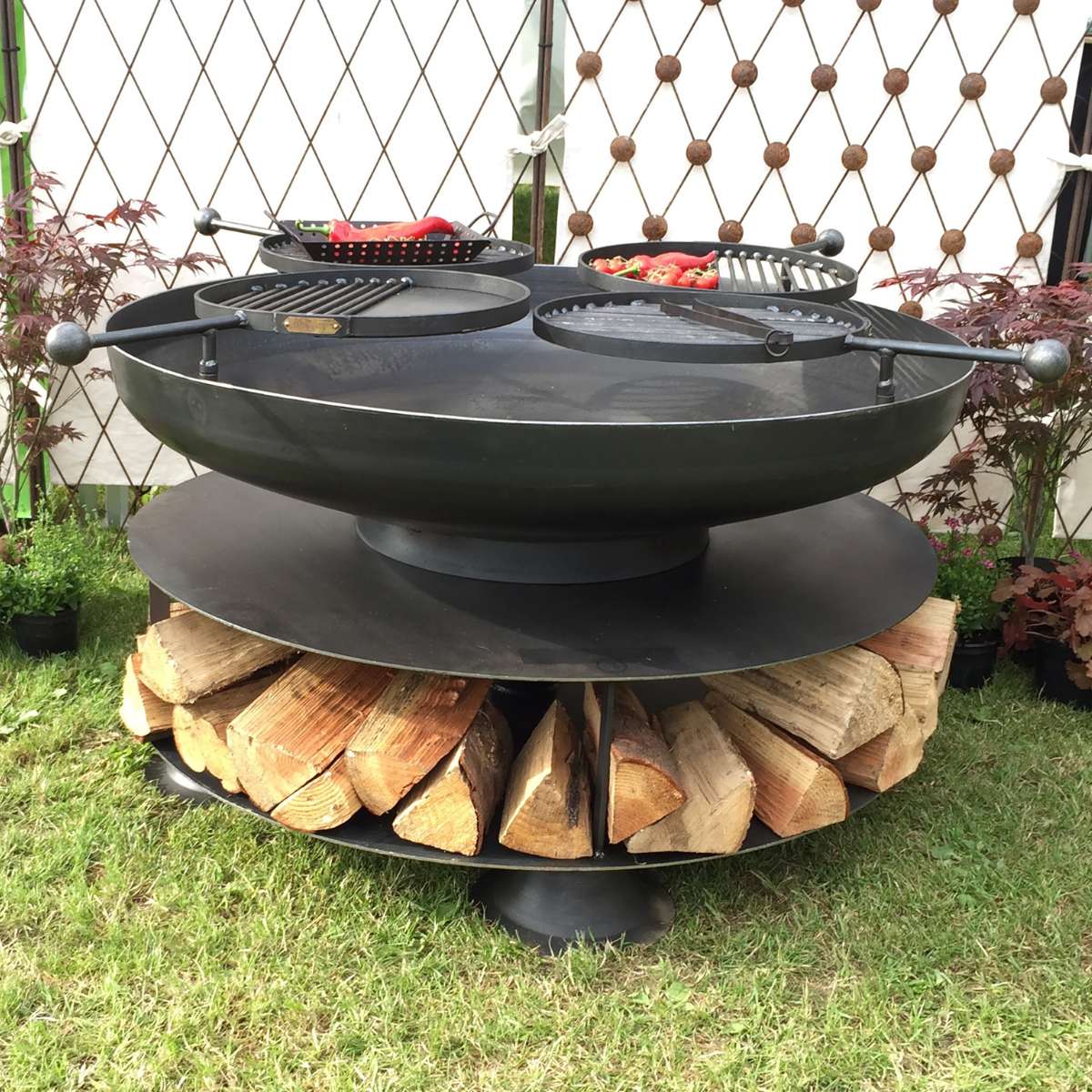 Firepits UK Ring of Logs with Four Swing Arm BBQ Racks 120cm ROL120SWA/4