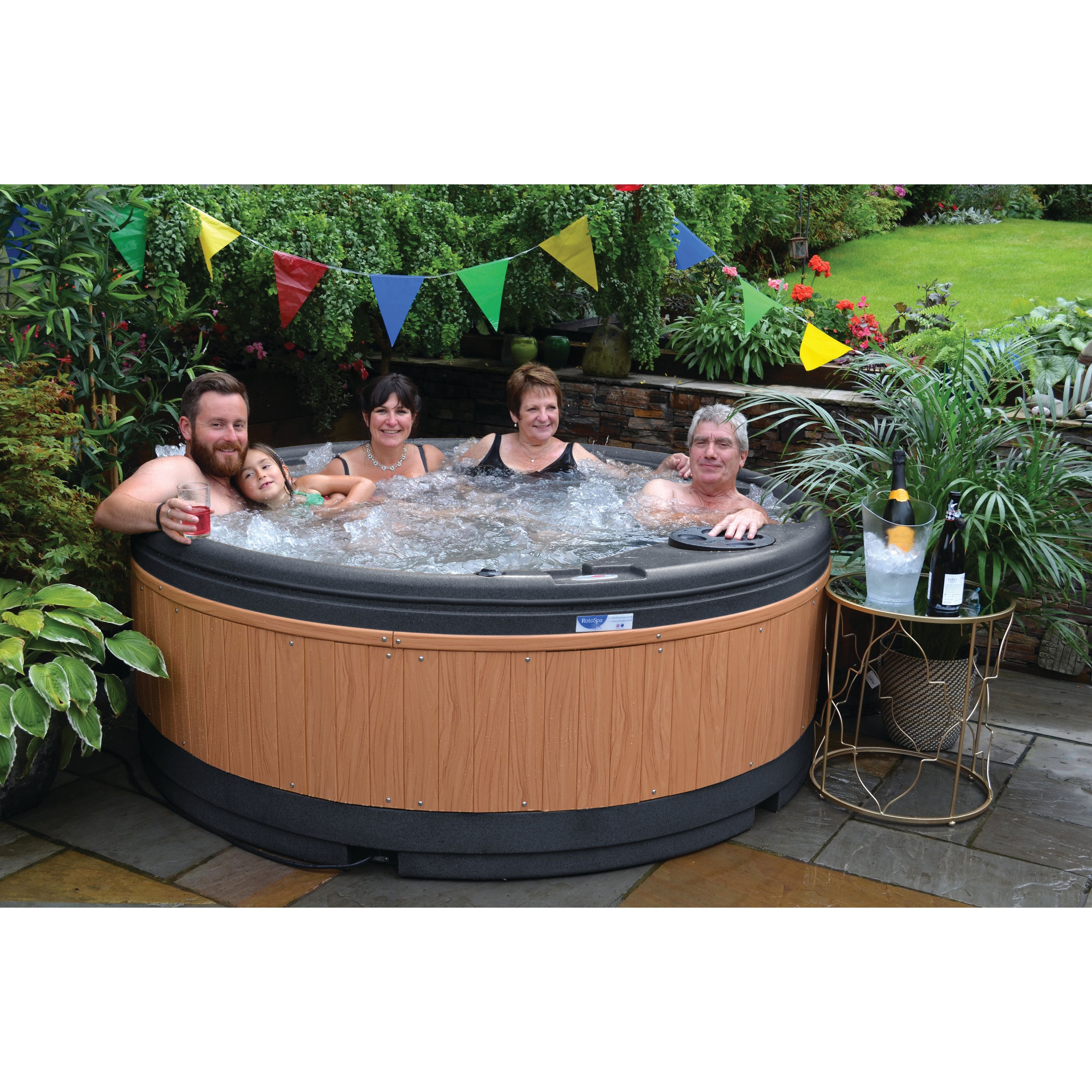 RotoSpa Quatro 5-6 Person Circular Spa Hot Tub