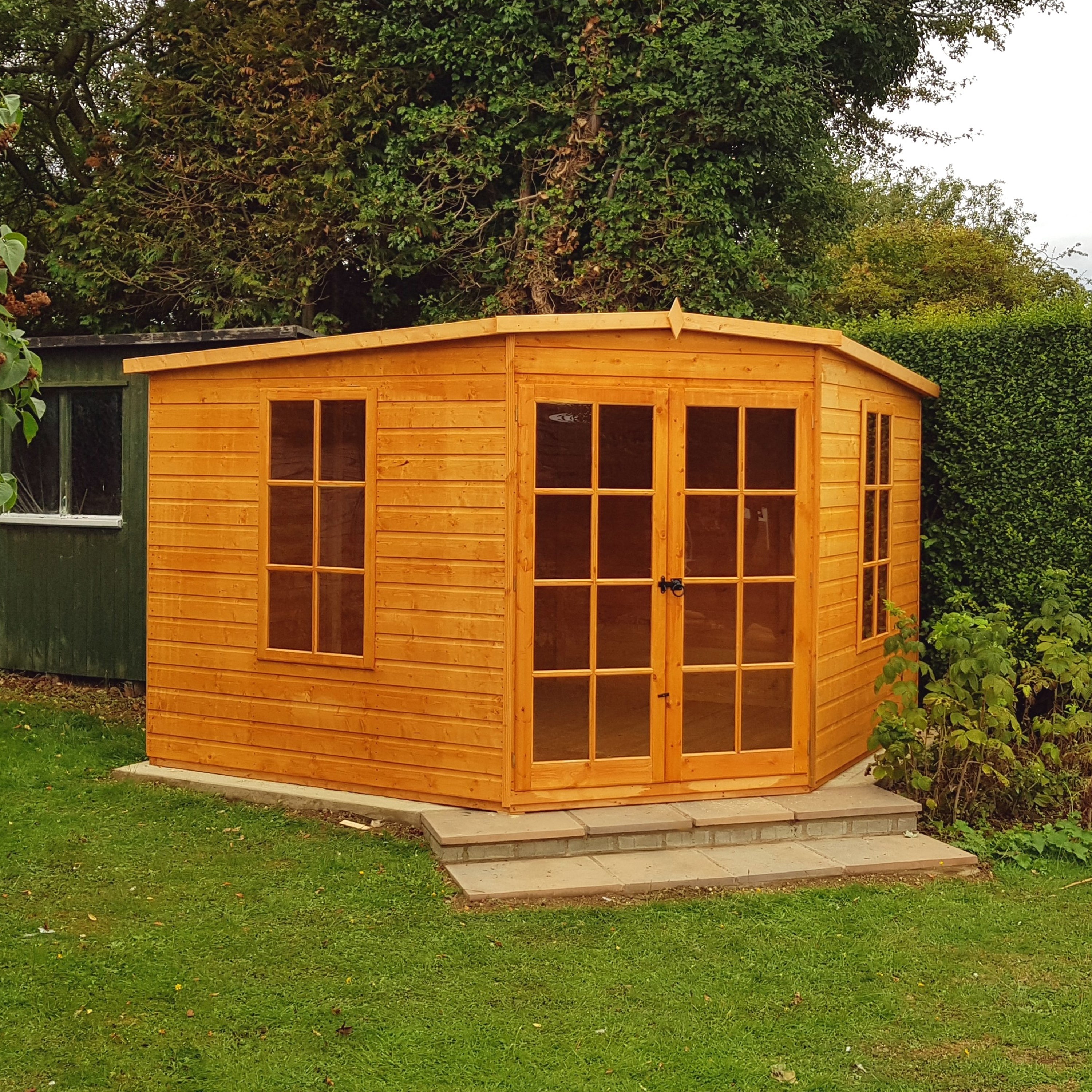 Shire Hampton (High Spec) Corner Summerhouse (10x10) HAMP1010DSL-1AA 5060490130279