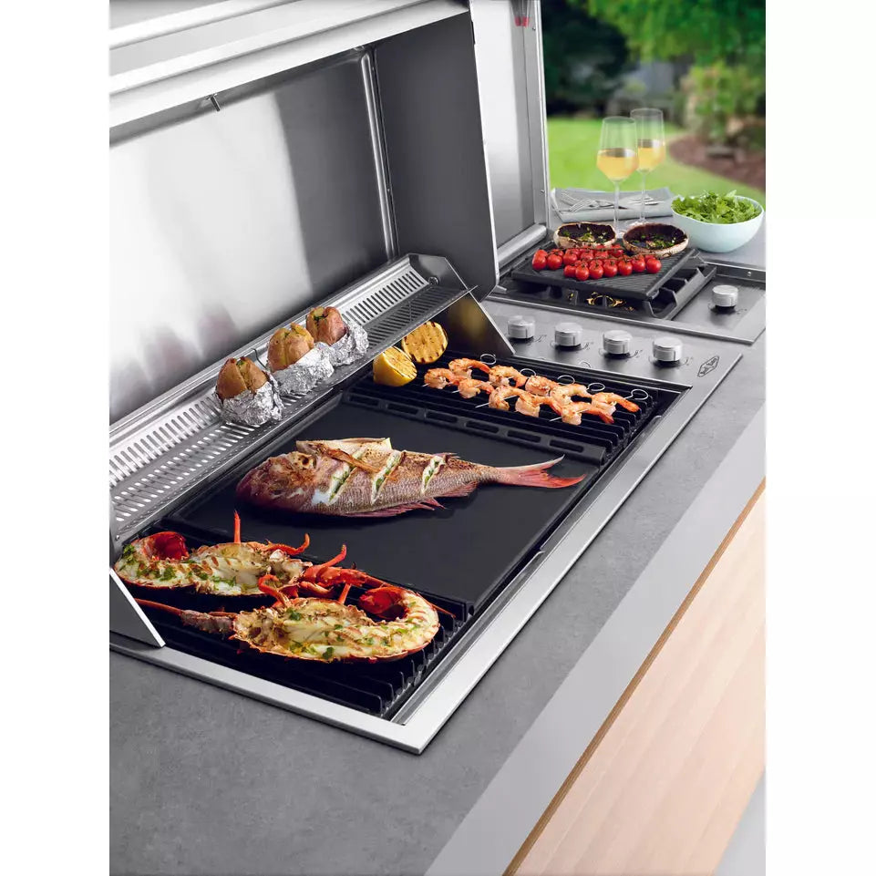 BeefEater Proline Series 6 Burner BBQ c/w Roasting Hood - 30 mbar (BSH158SAEUGB 5060569414033)